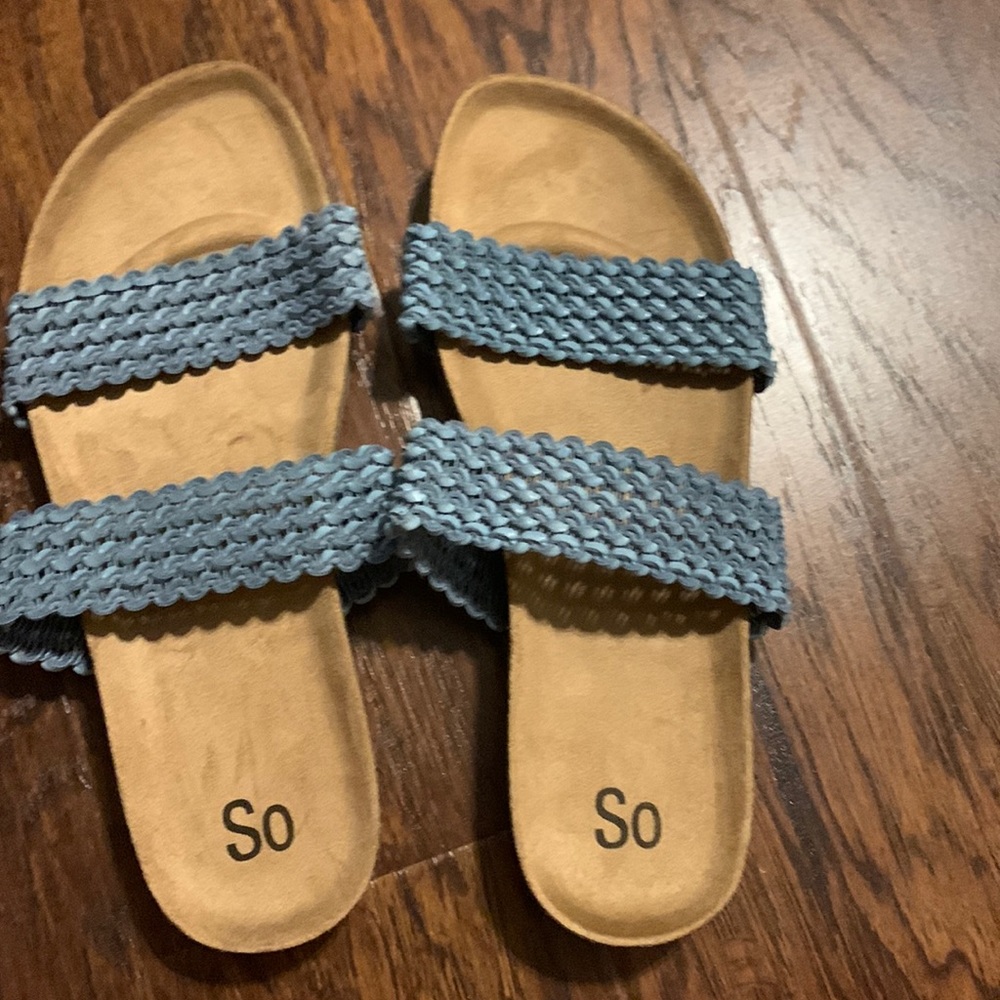 NWOT Womens sandals